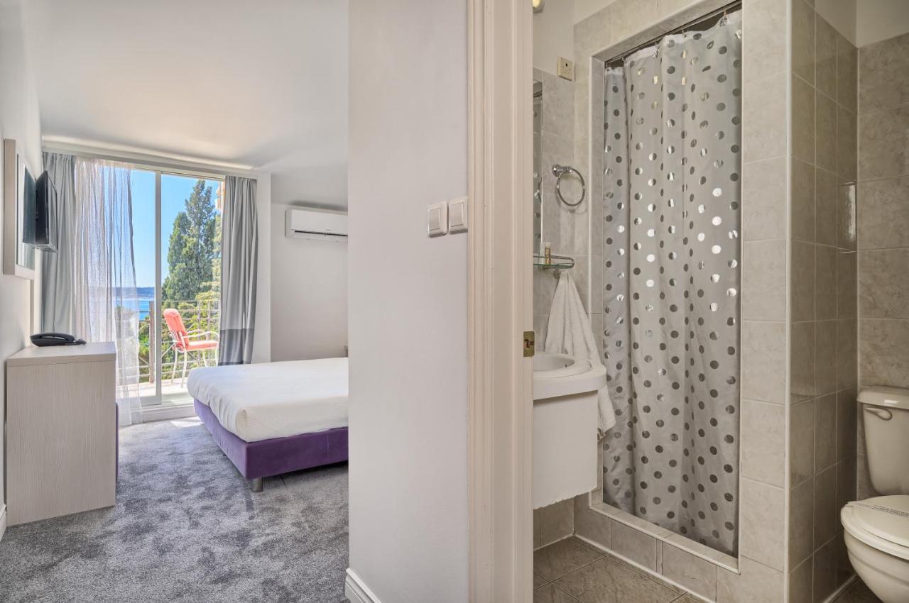 Hotel Aqua - Guest Rooms & Suites Kaštela Buitenkant foto